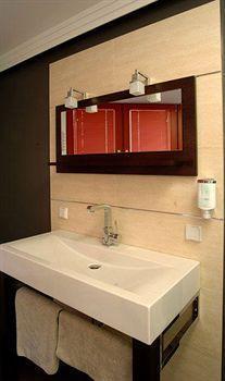 Adele Hotel 3*