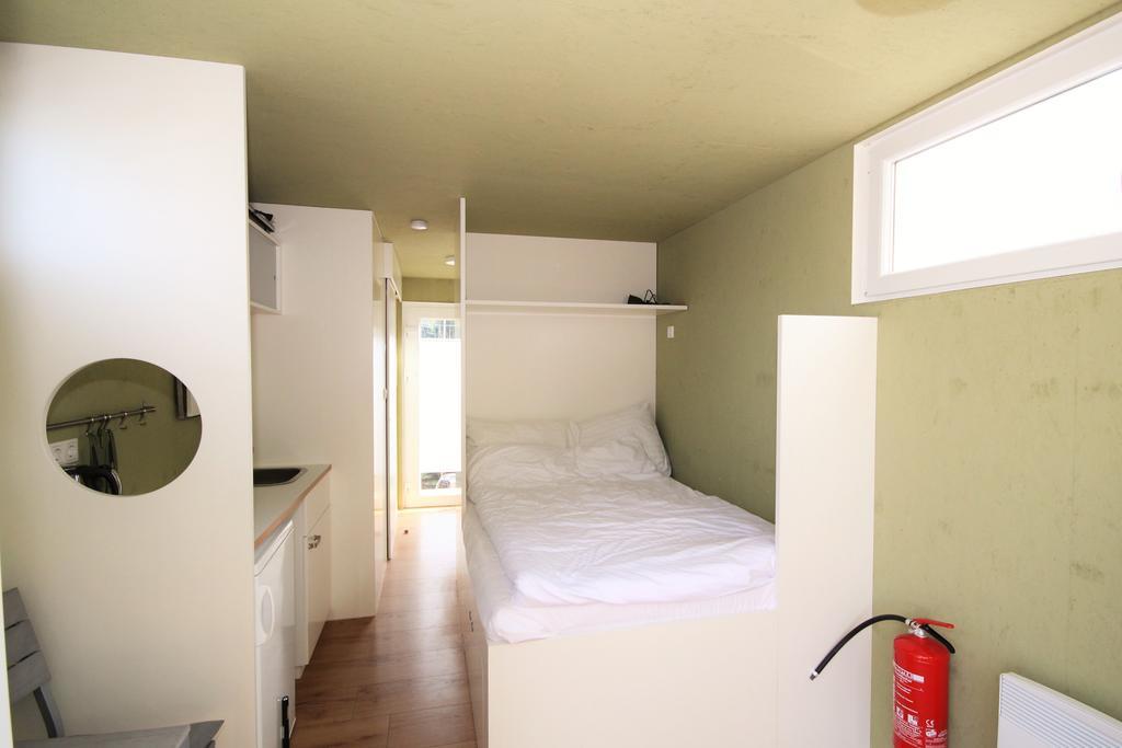 Hausboot Wannsee 1 * Berlin