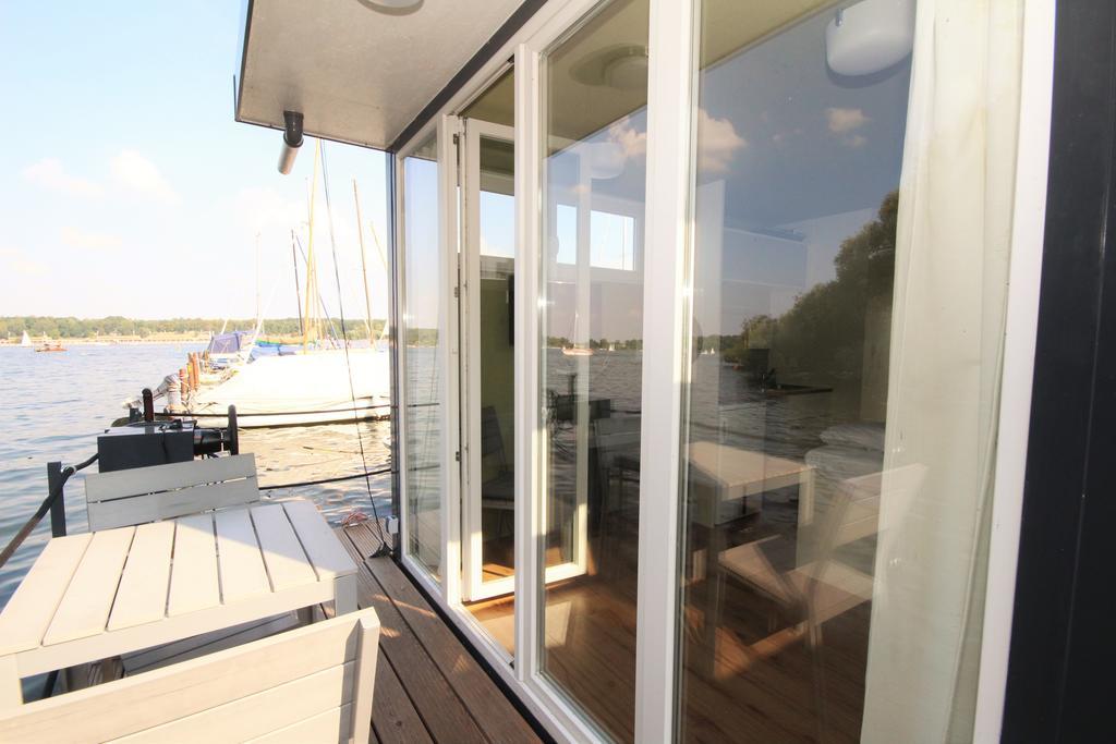 Hausboot Wannsee 1 Botel Berlin