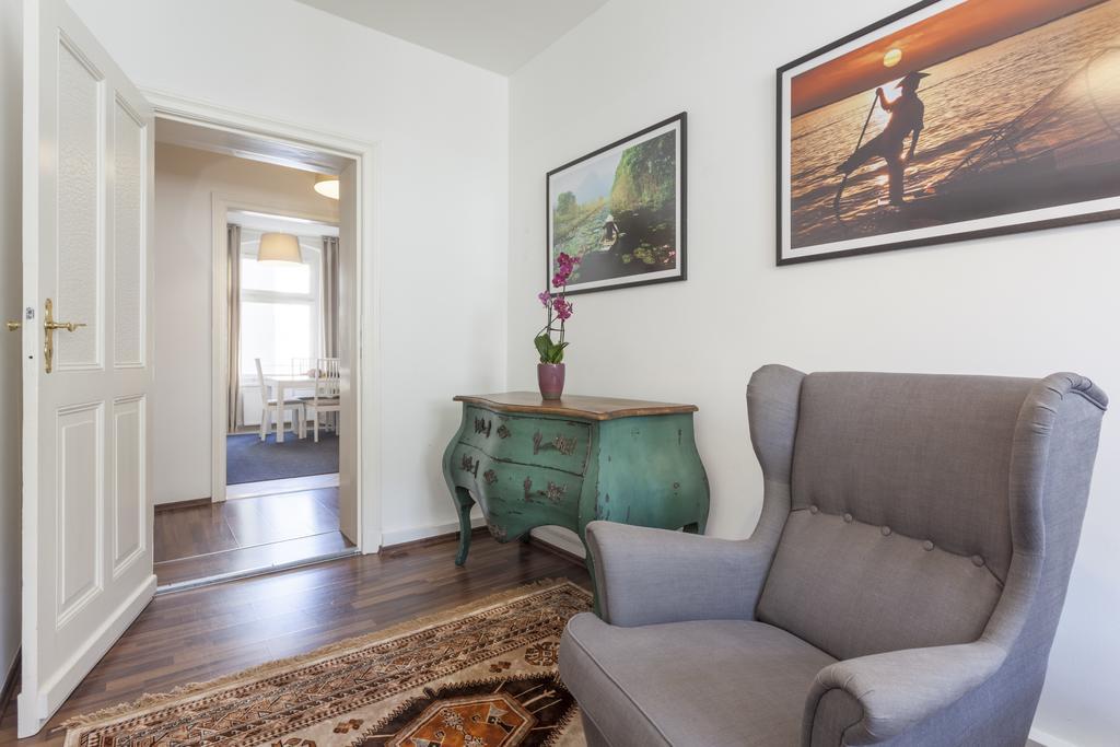 The Rheinsberger - Cosy 2br One Living Up To 6 Apartment Berlin