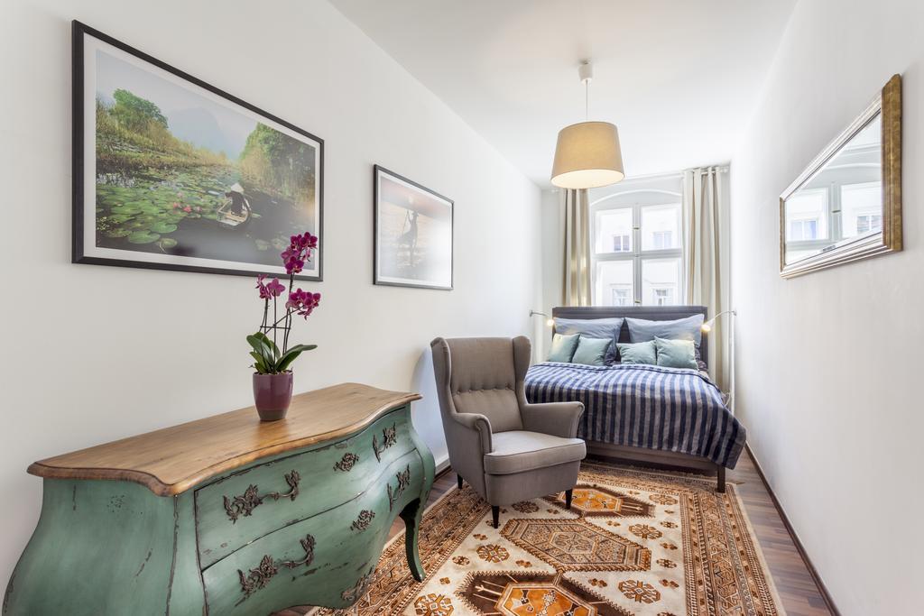 The Rheinsberger - Cosy 2br One Living Up To 6 Apartment