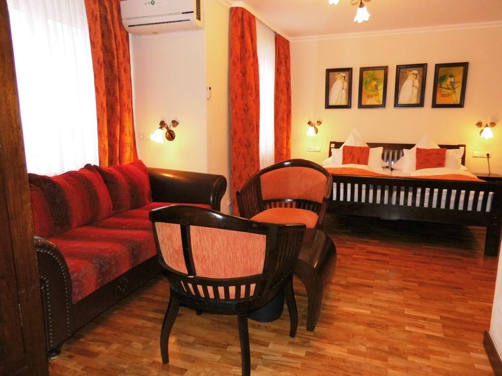 Guzulka & Restaurant 3*