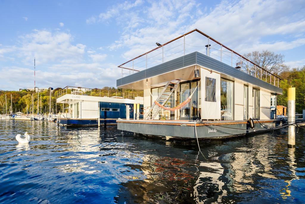 Botel Friend.ship Hausboot Berlin