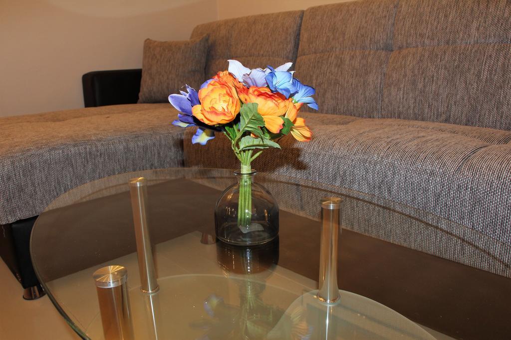 Stars Essener Strasse Apartment