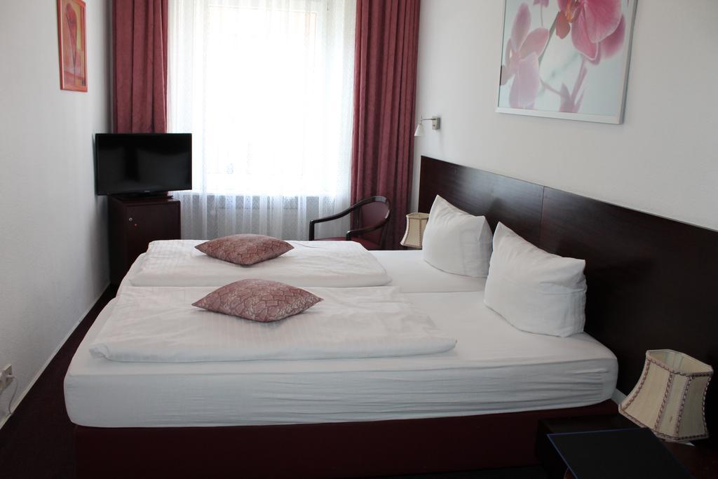 Novalis Guest house 3*