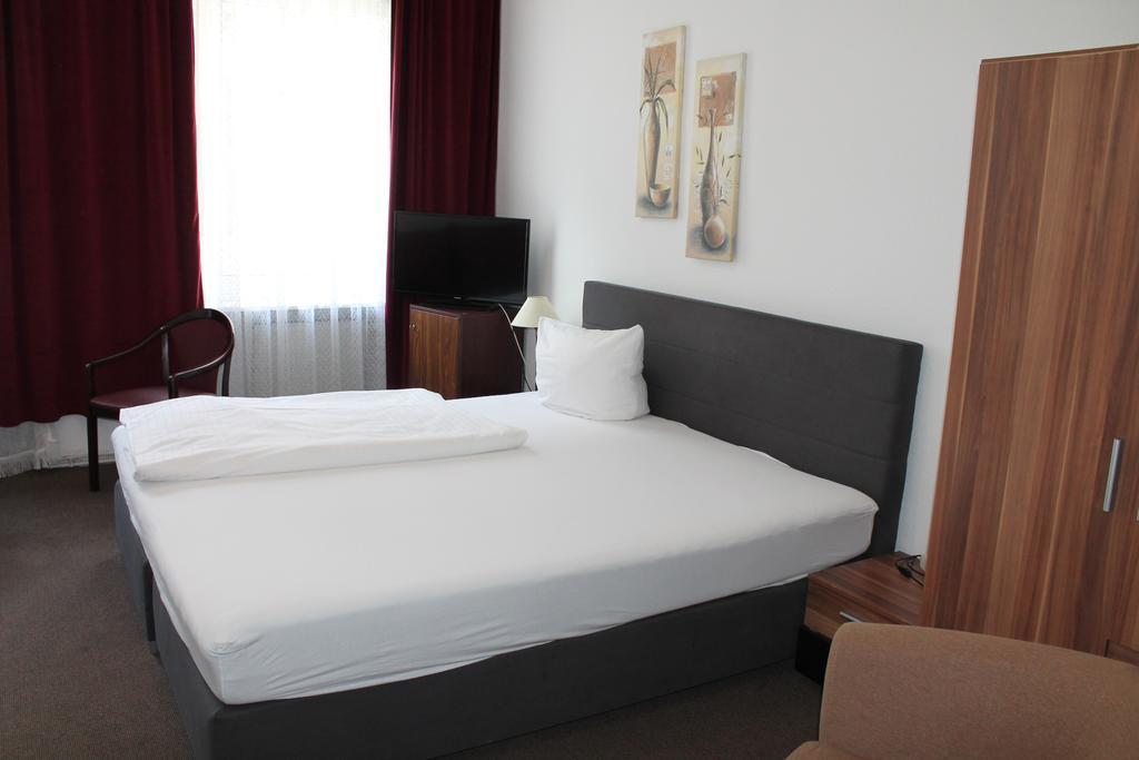 Novalis 3* Berlin
