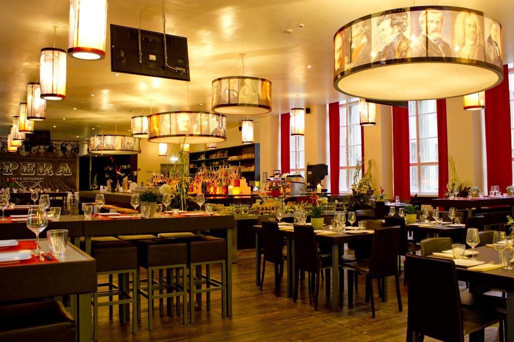 Hotel Und 3*