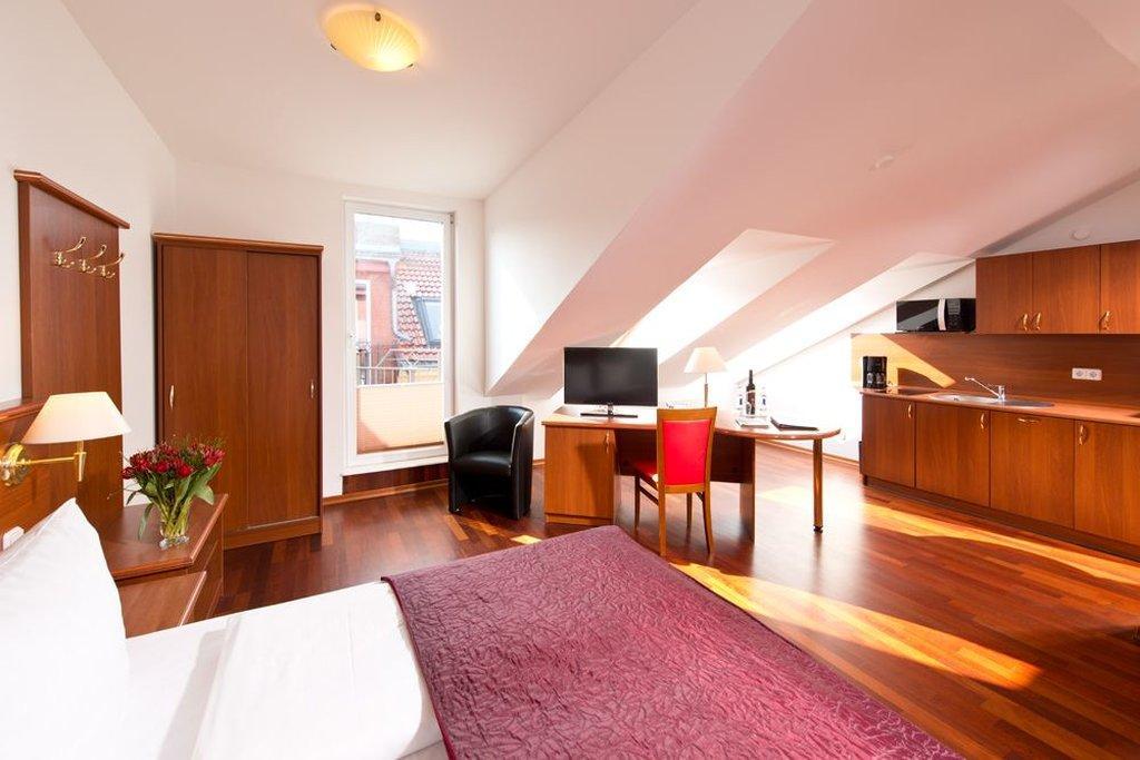 Hotel & Zarenhof Mitte 3*
