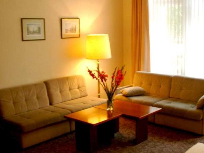 Hotel Kurfuerst Am Kurfuerstendamm 3*