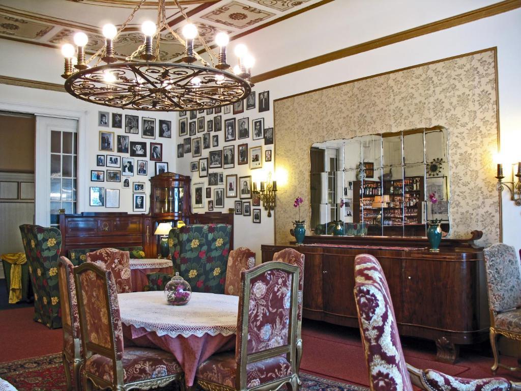 Askanischer Hof Hotel 3*