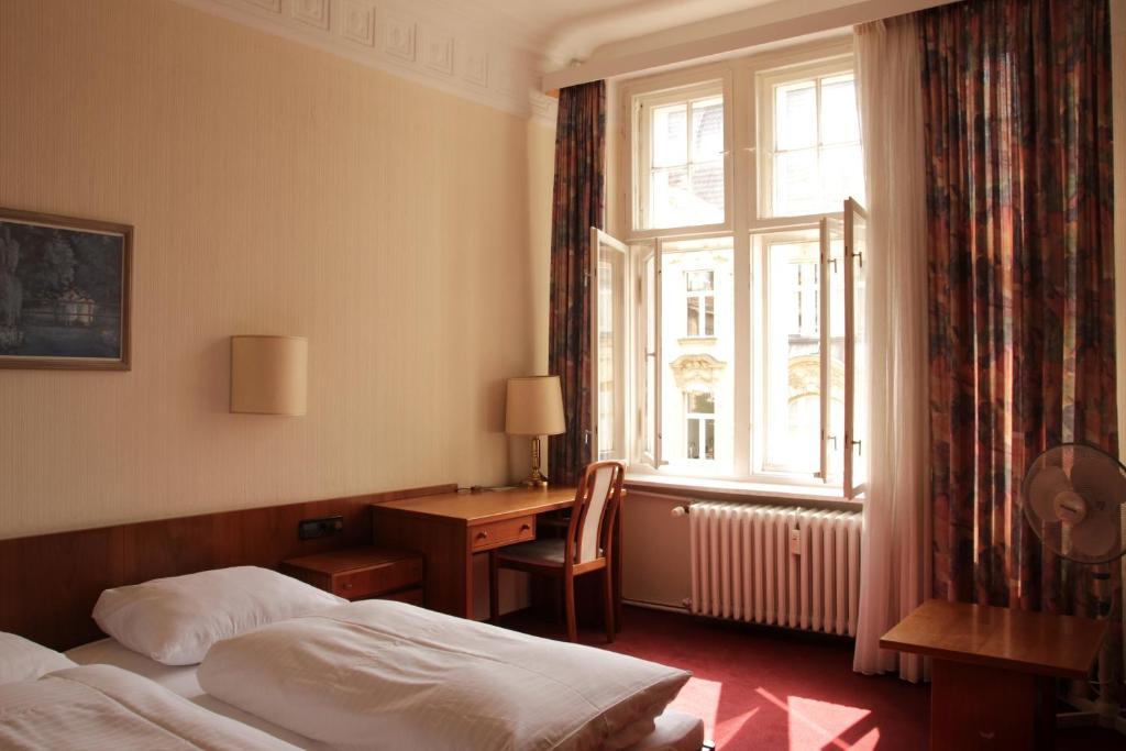 Hotel Kurfuerst Am Kurfuerstendamm 3*