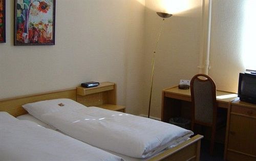 Hotel Kurfuerst Am Kurfuerstendamm 3*