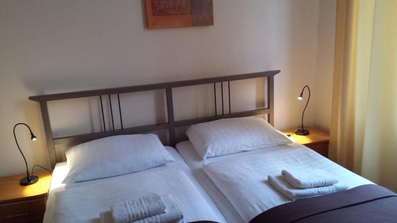 Hotel De Ela 2*