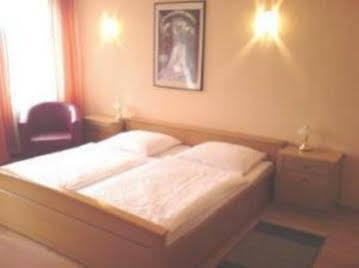 Guest house City Sanader 2*