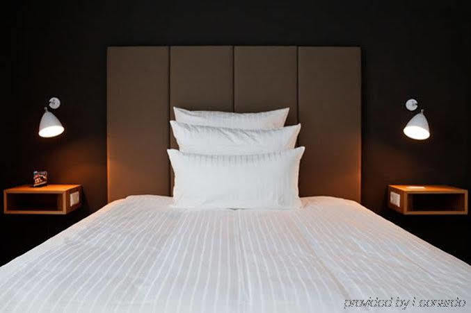 Hotel June Six City West 3*
