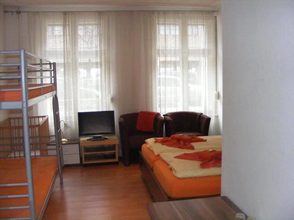 Tempelhof Bed & Breakfast