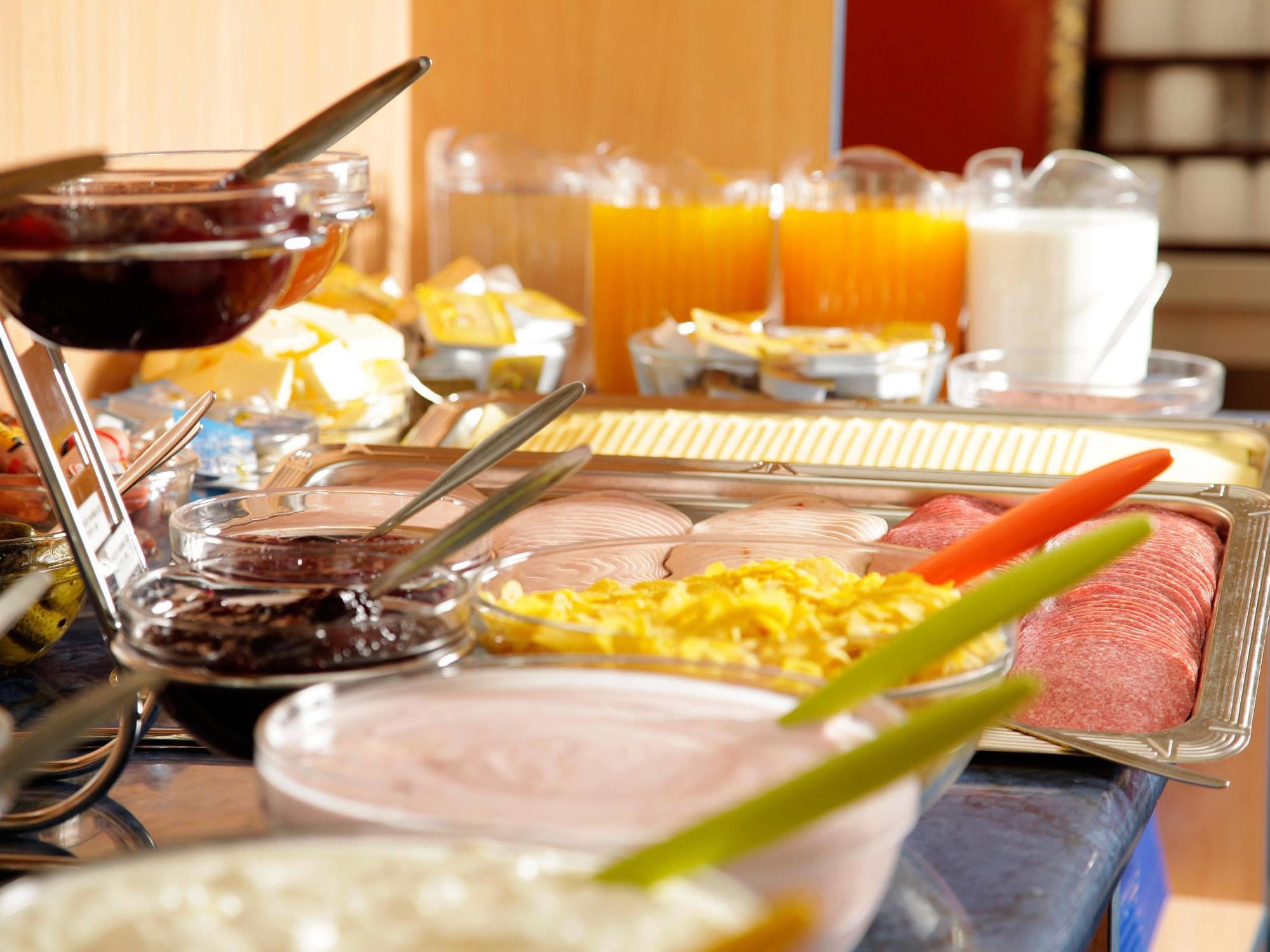 Hotel Acama & Schoeneberg 2*