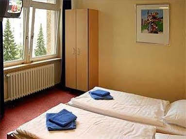 Hotel Acama & Schoeneberg 2*