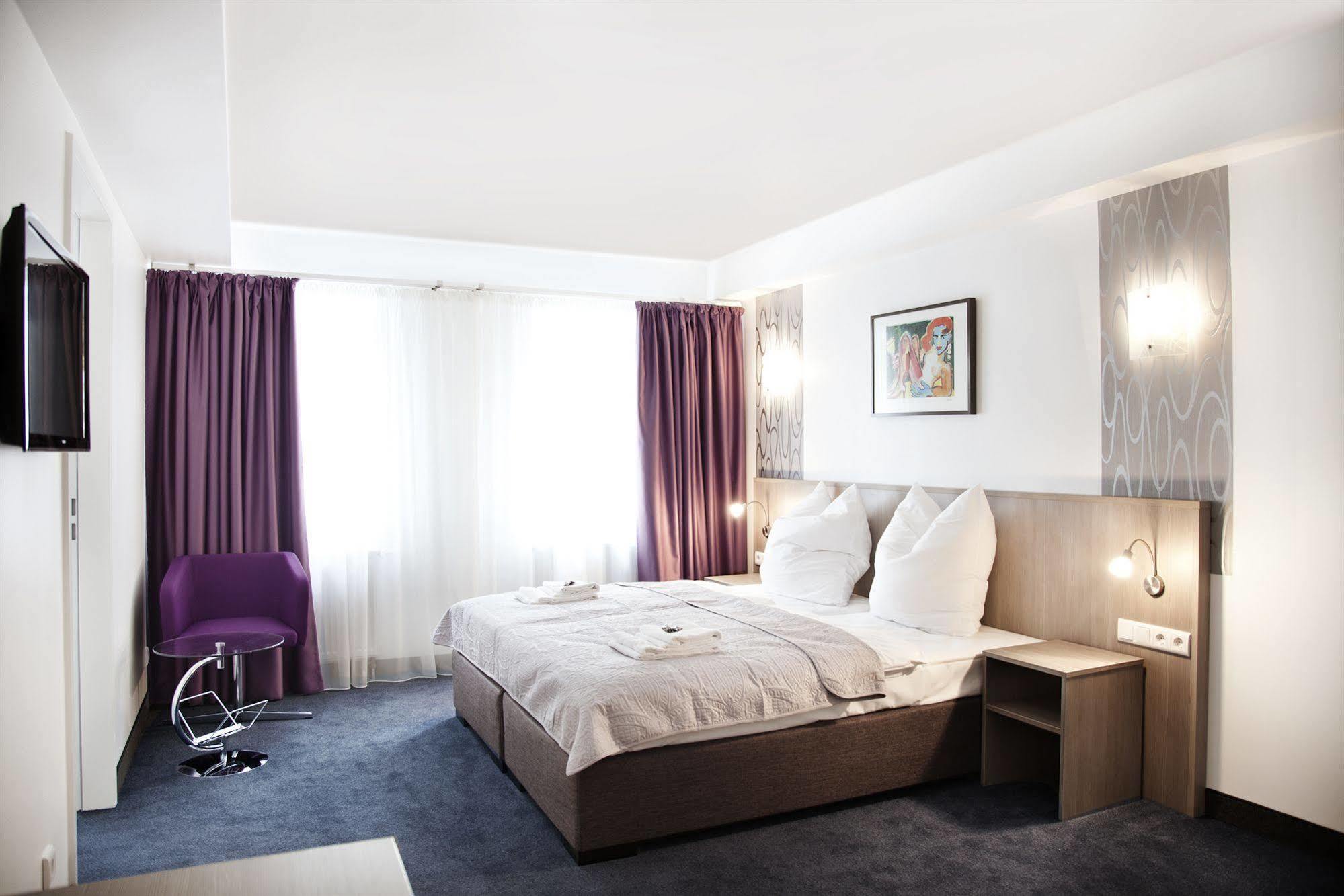 Nikolai Hotel 3*