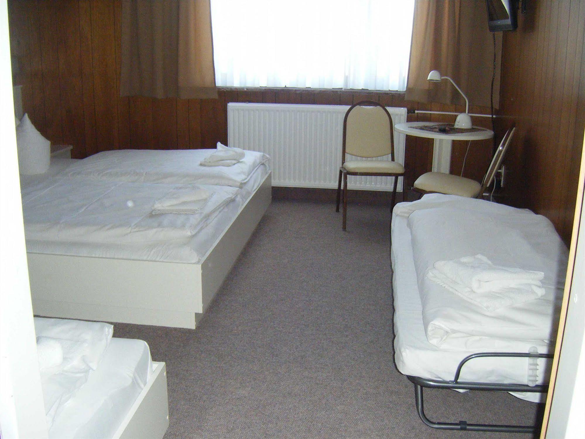 Central-hotel Tegel 2*