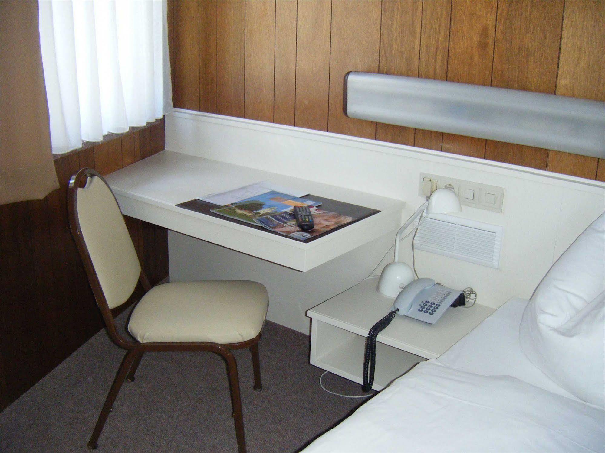 Hotel Central-hotel Tegel 2*