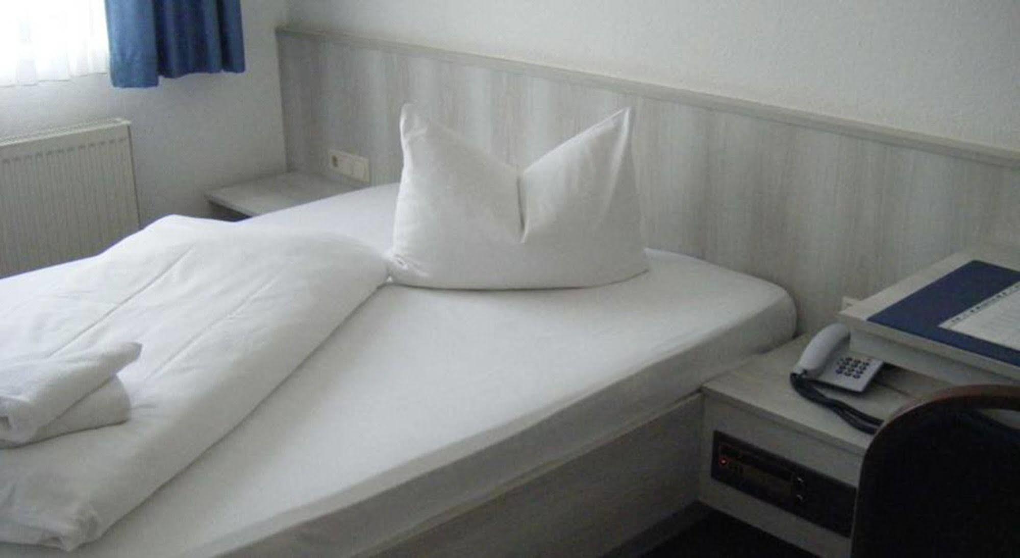 Hotel Central-hotel Tegel Berlin