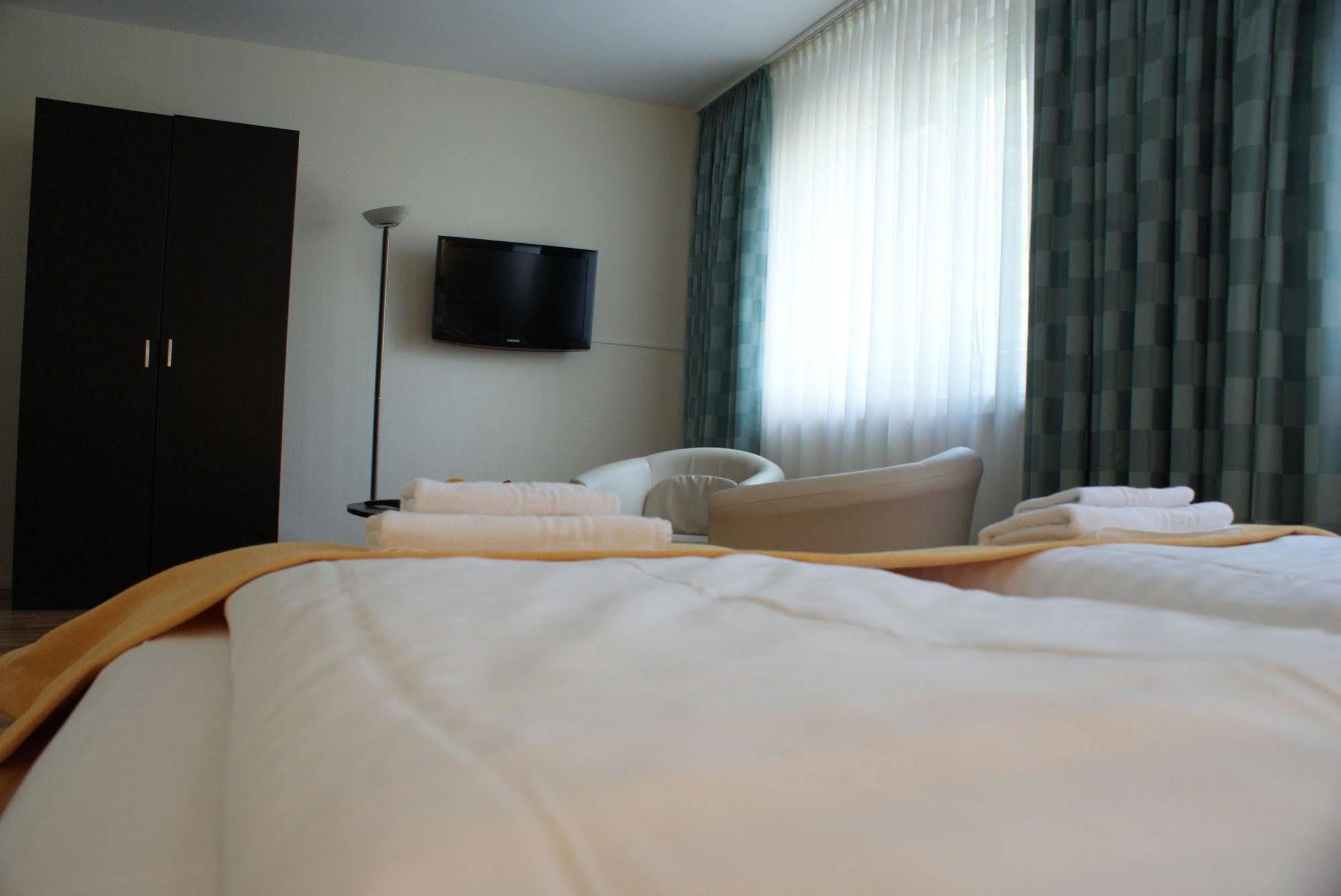 Hotel Arena - Mitte 2*