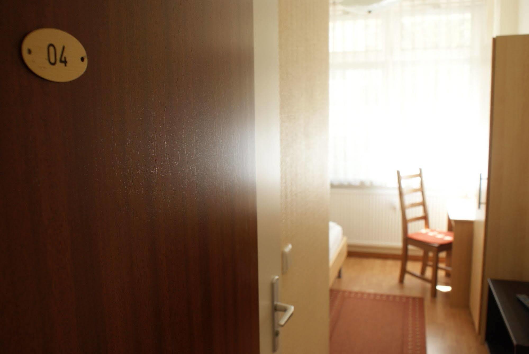Arena - Mitte Hotel 2*