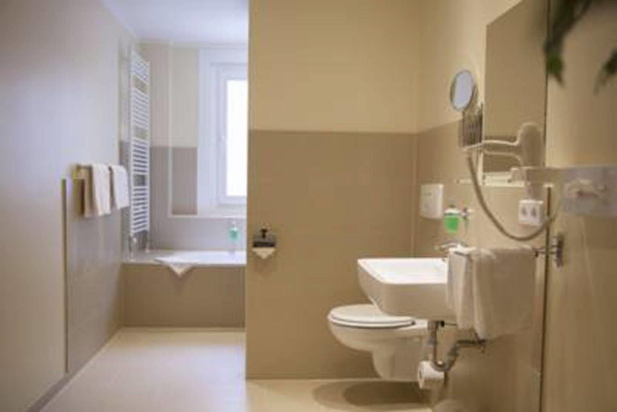 Kiez Hotel 3*