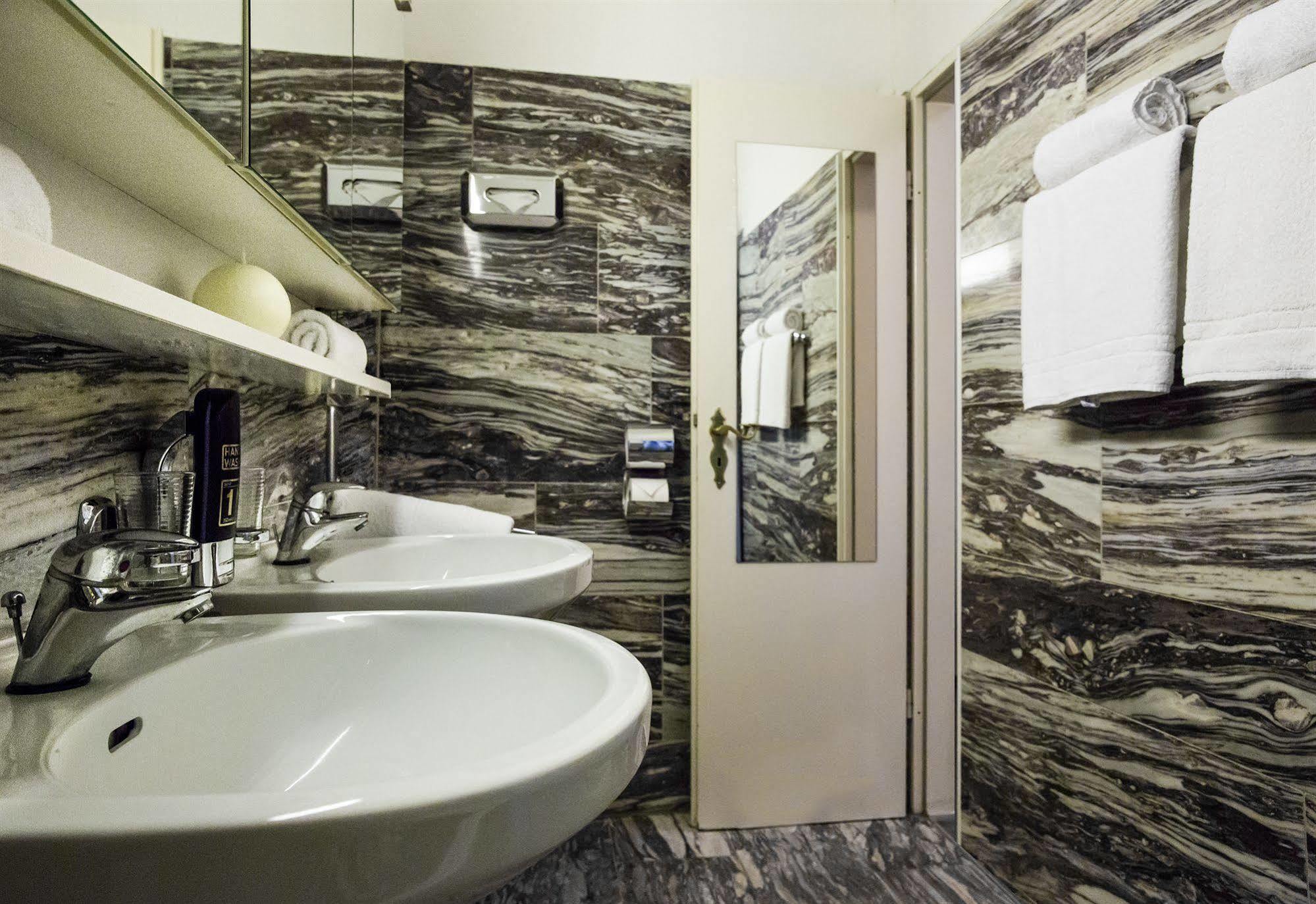 Comet Am Kurfuerstendamm Hotel 3*