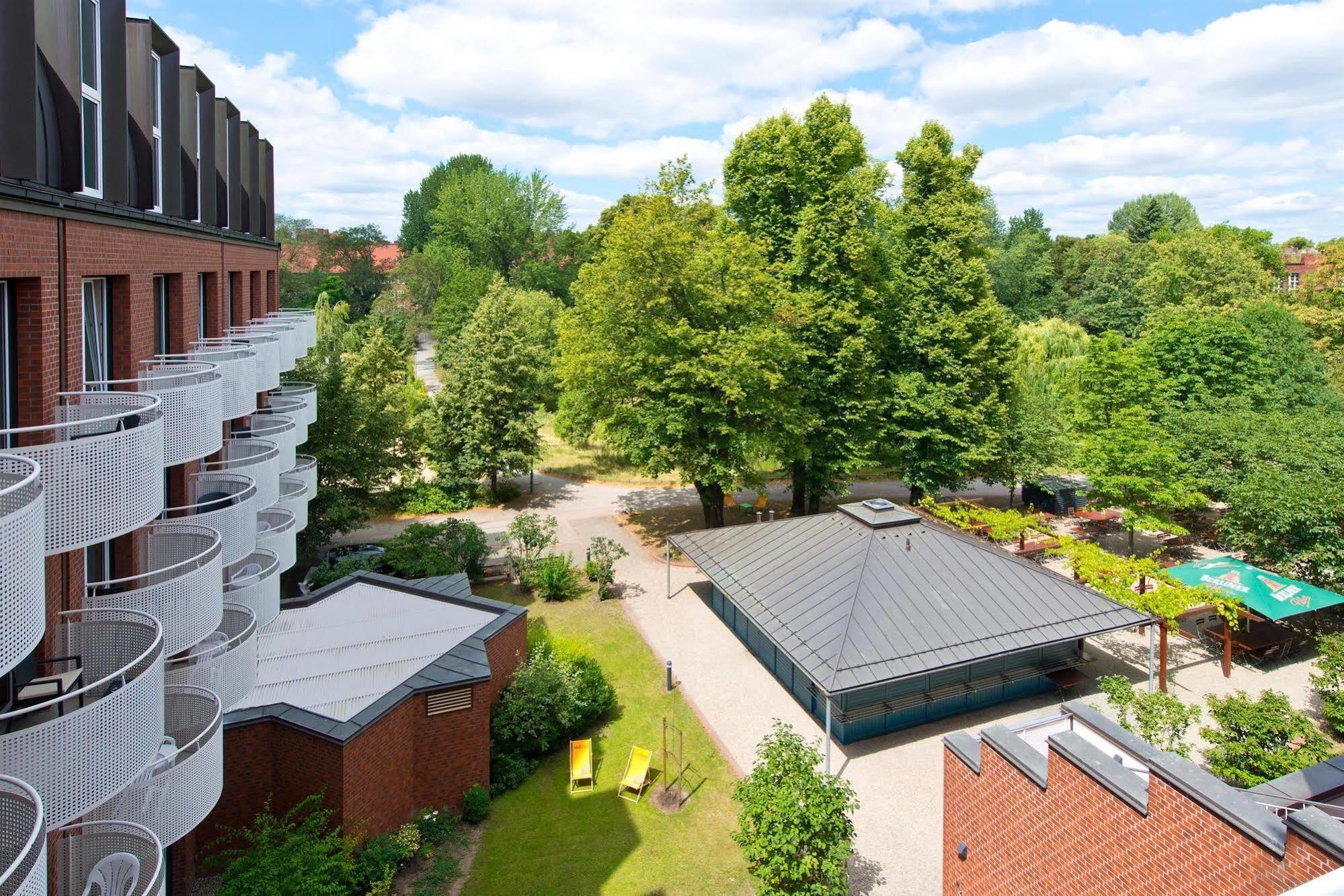 Living Weissensee Aparthotel Berlin