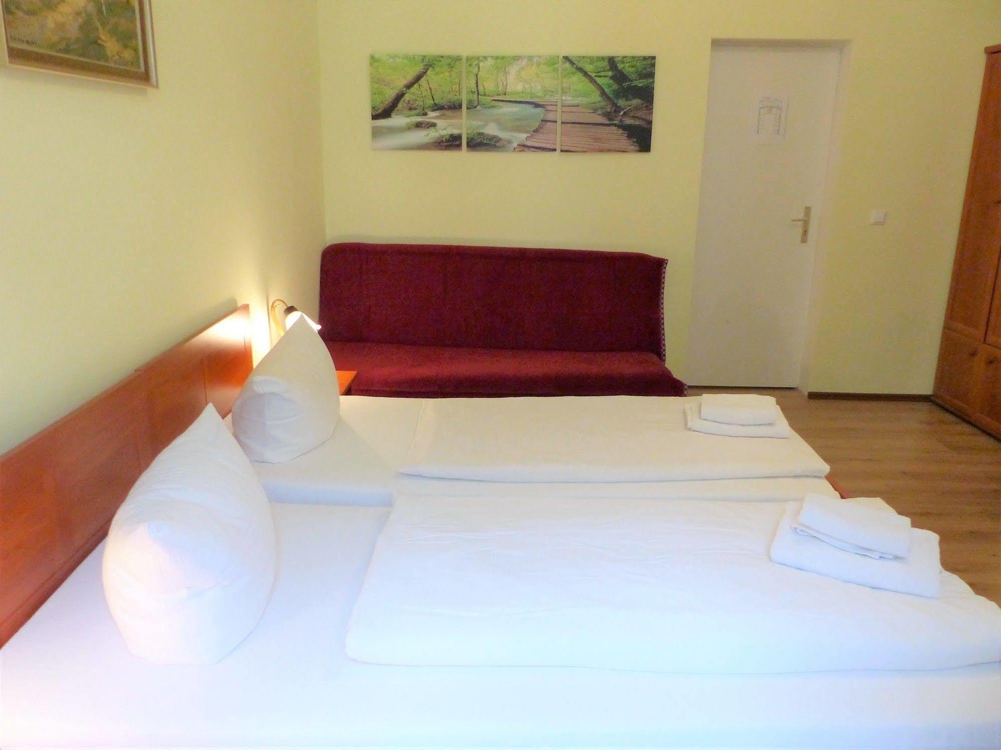 Eden Am Zoo Hotel