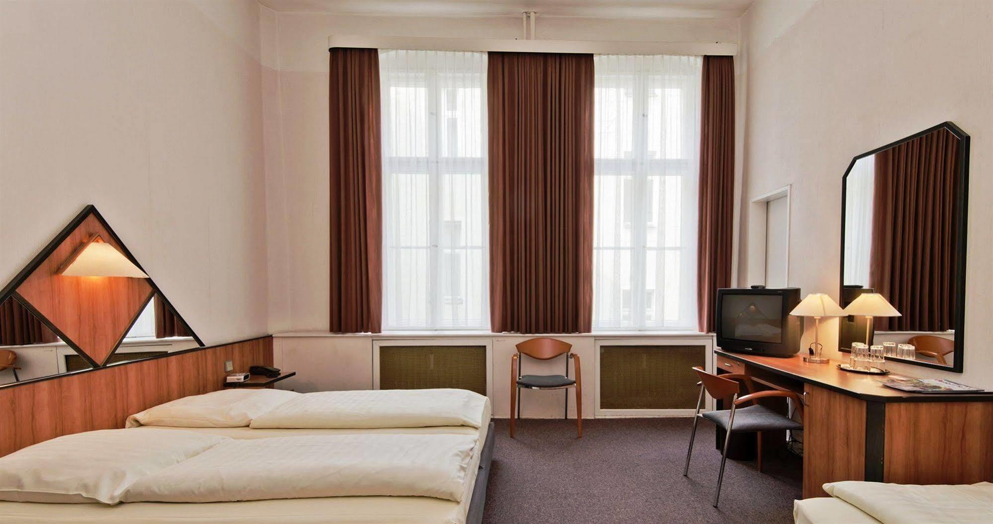 Rewari 3* Berlin