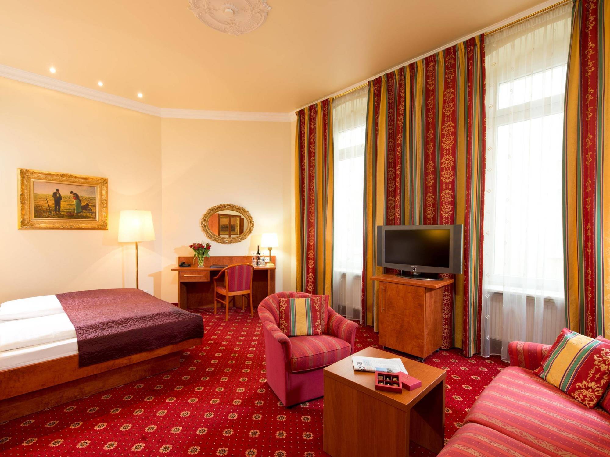 Hotel & Zarenhof Mitte 3*