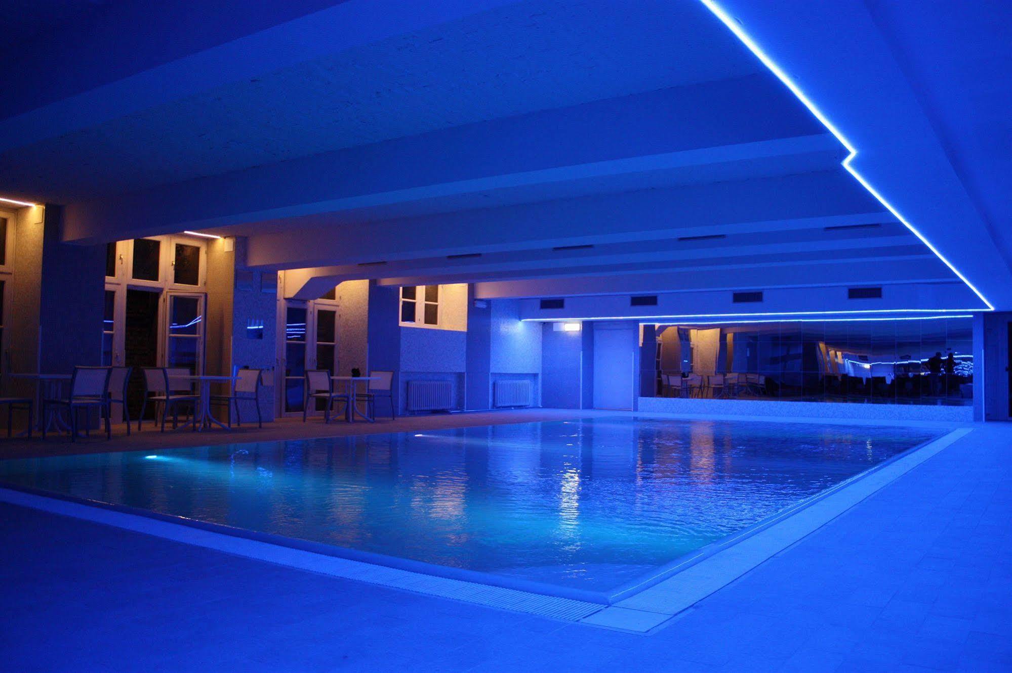 Und Hotel 3*