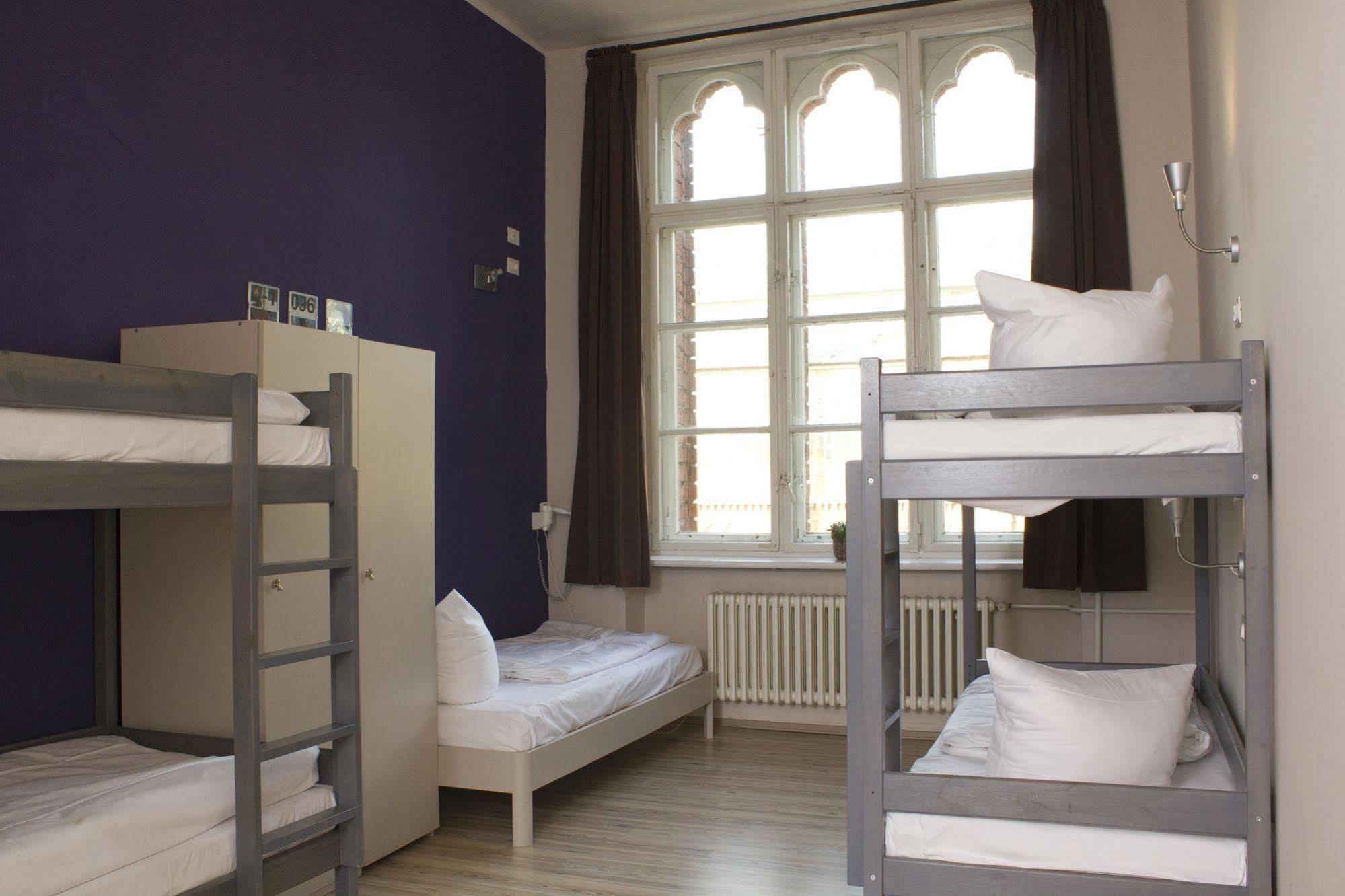 Und Hotel 3*