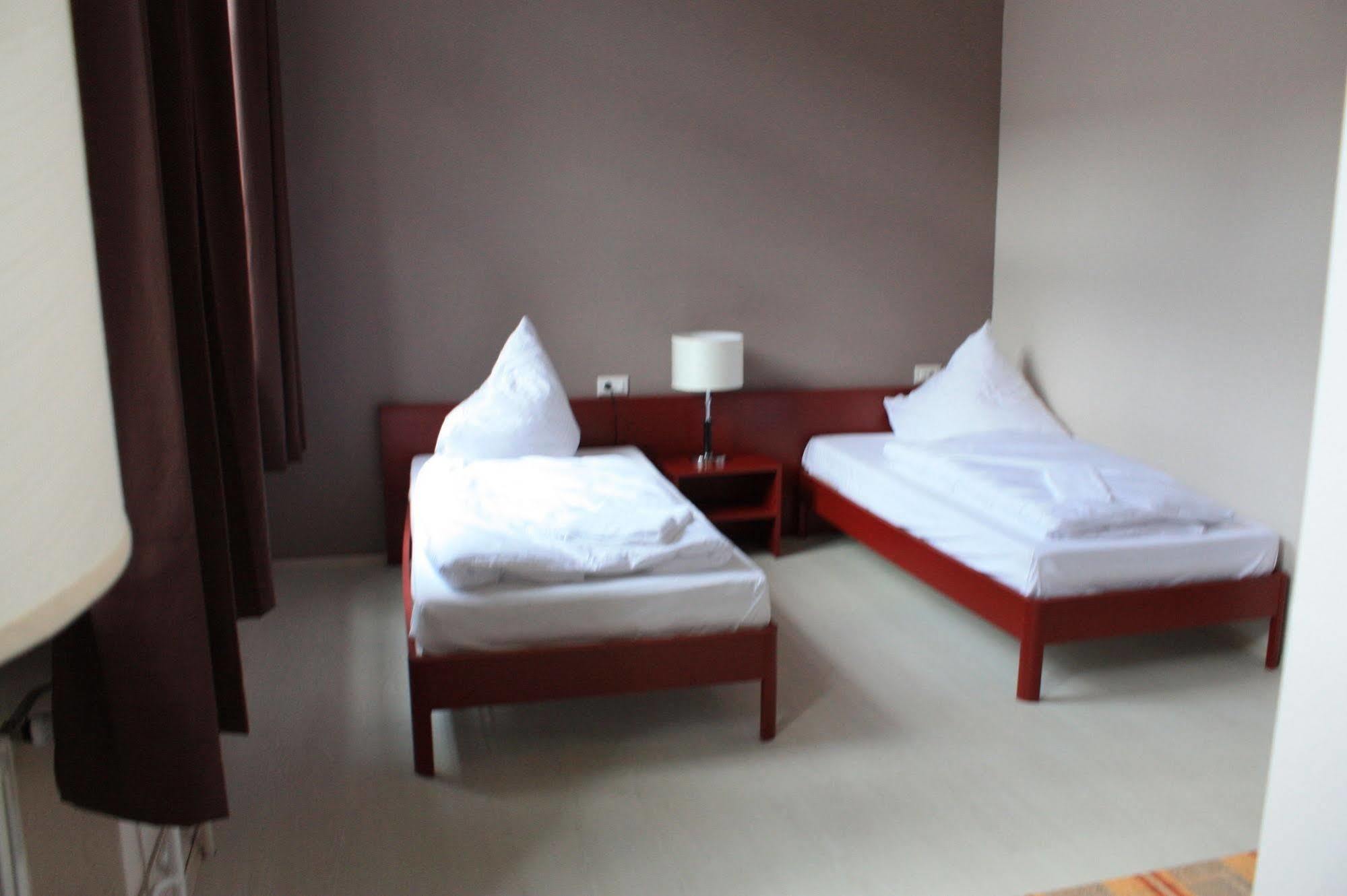 Und 3* Berlin