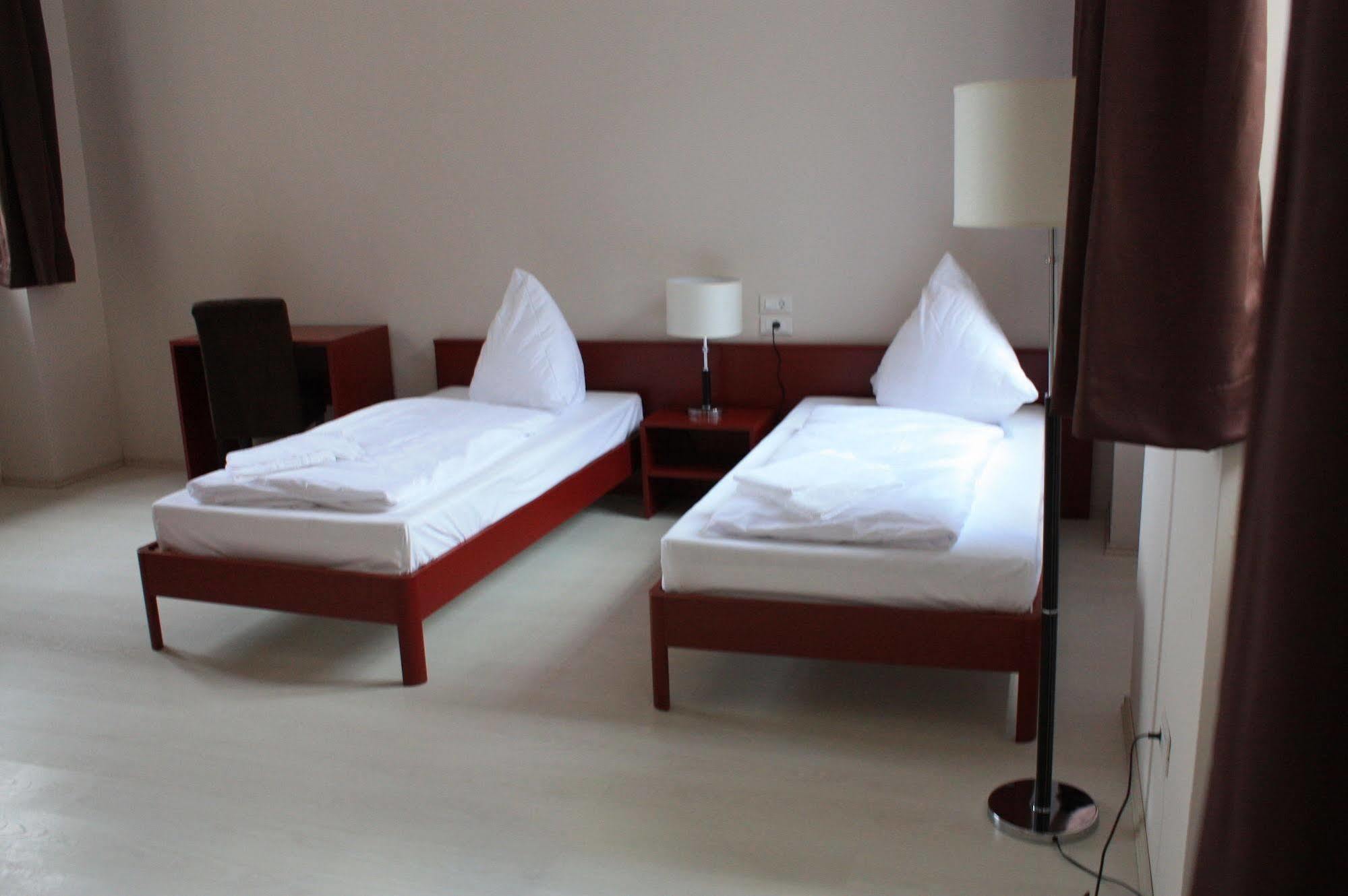 Und 3* Berlin