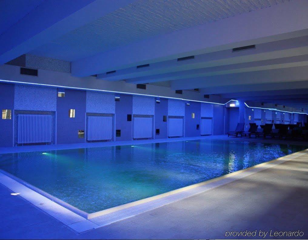 Hotel Und 3*
