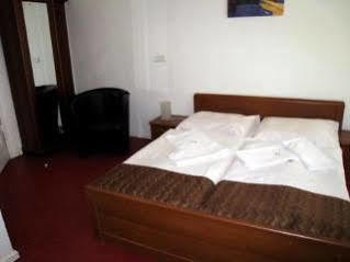 Amelie Hotel