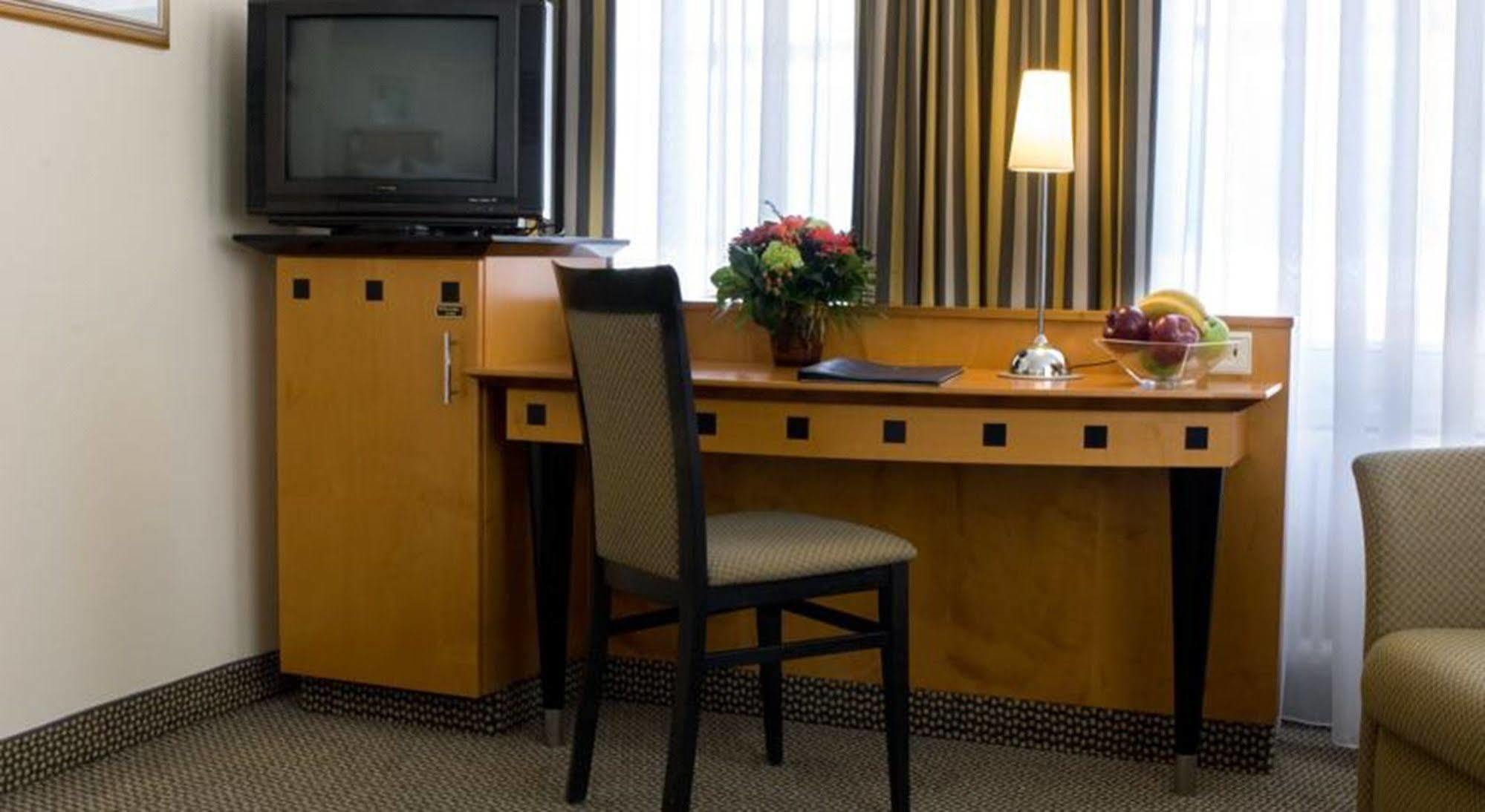 Alt Tempelhof Hotel 3*