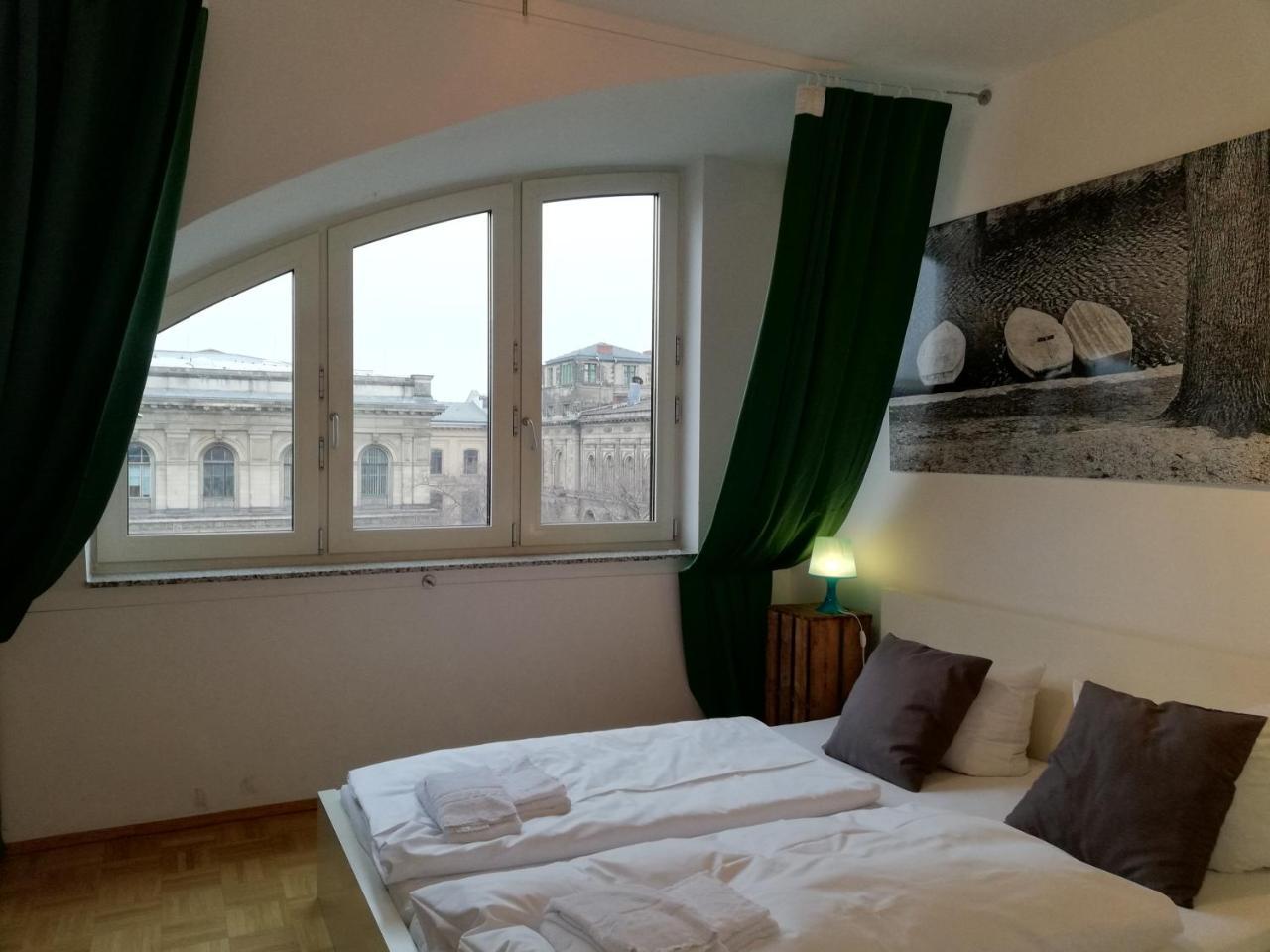 Holiday Near Central Station Apartment