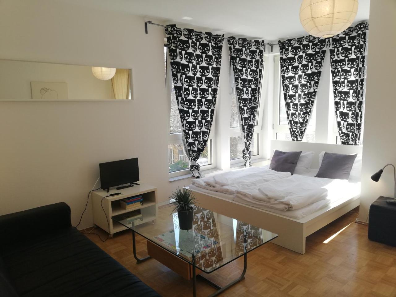 Holiday Near Central Station Apartment