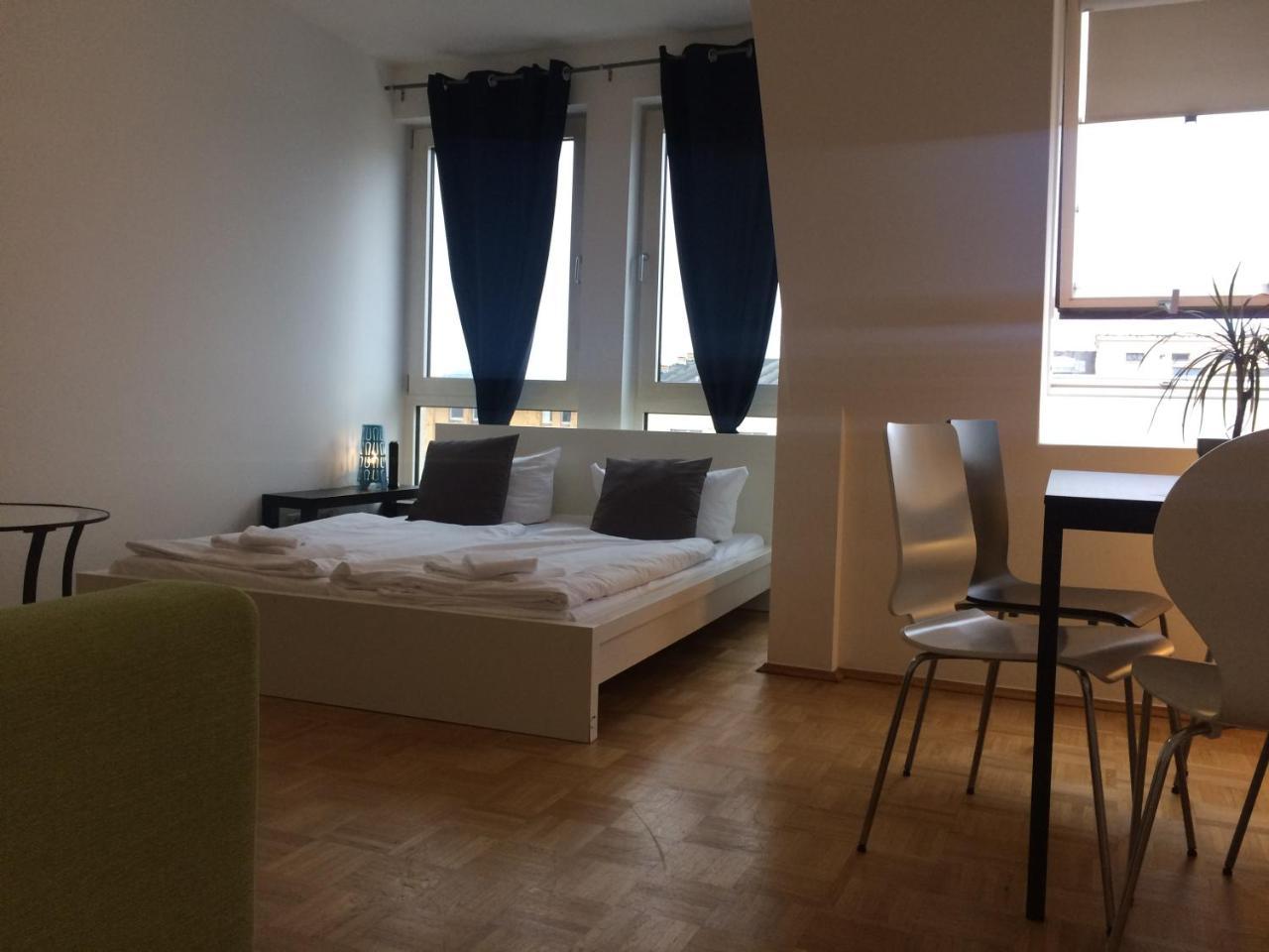 Holiday Near Central Station Apartment *
