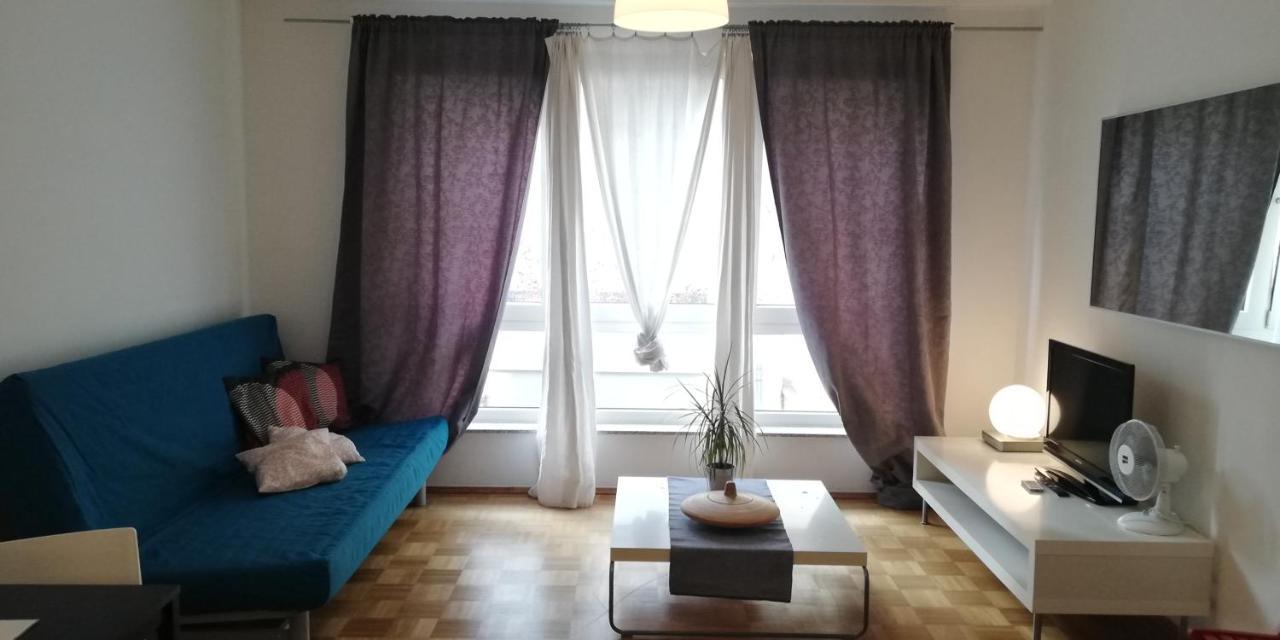 Holiday Near Central Station Apartment *