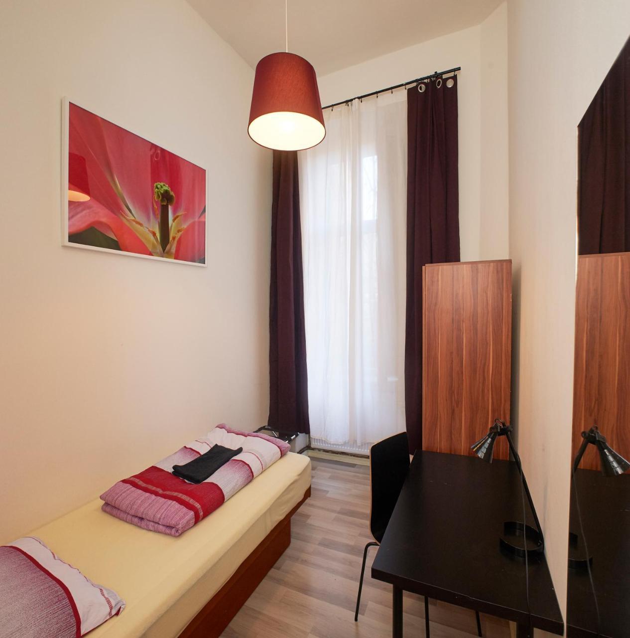 Littlefriedrichrooms @ Propellerwerk Berlin