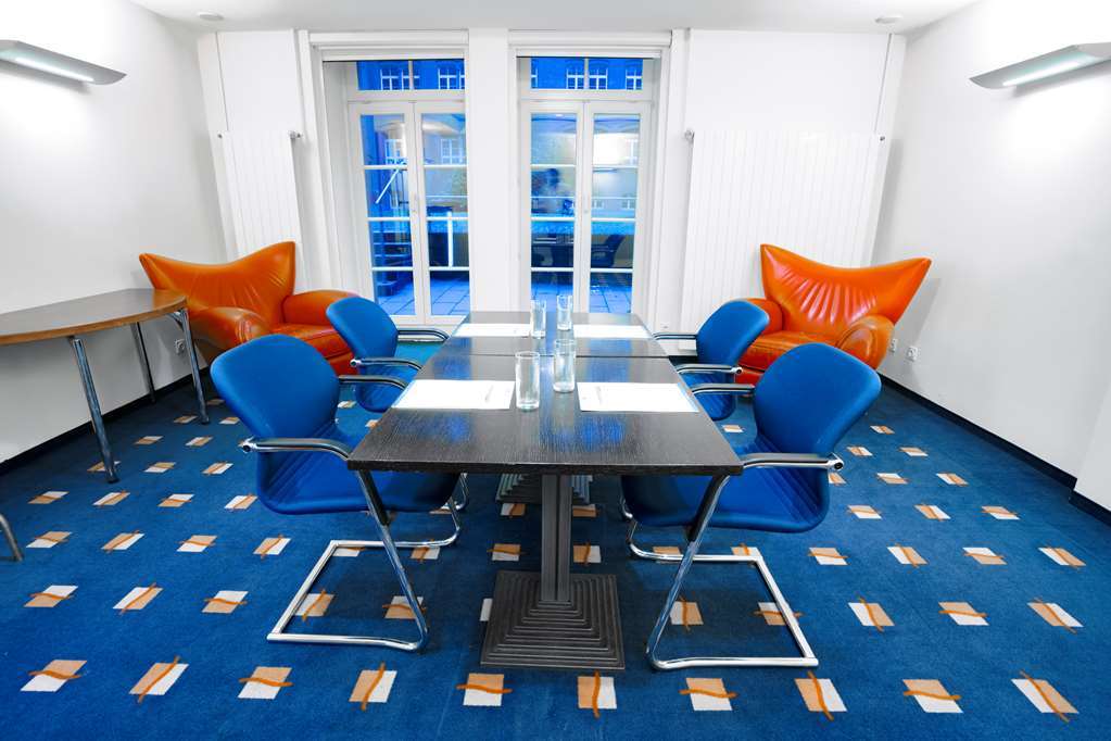 Ostbahnhof Hotel 4*