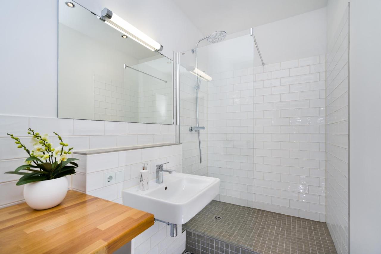 The Melchior, Luxury Industry Loft In Mitte Up To 5 Ppl With 2 Bath Apartment *