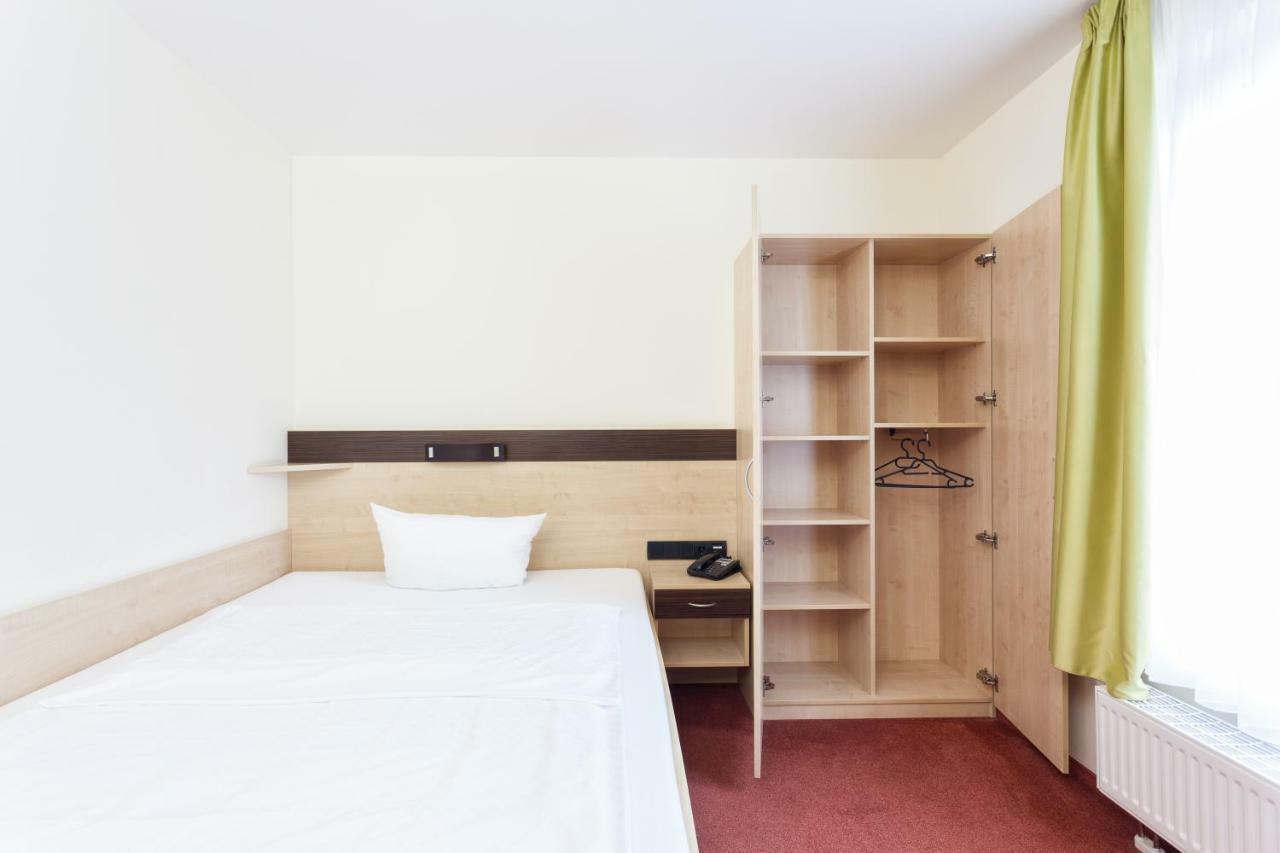 Hotel Mit-mensch 3*