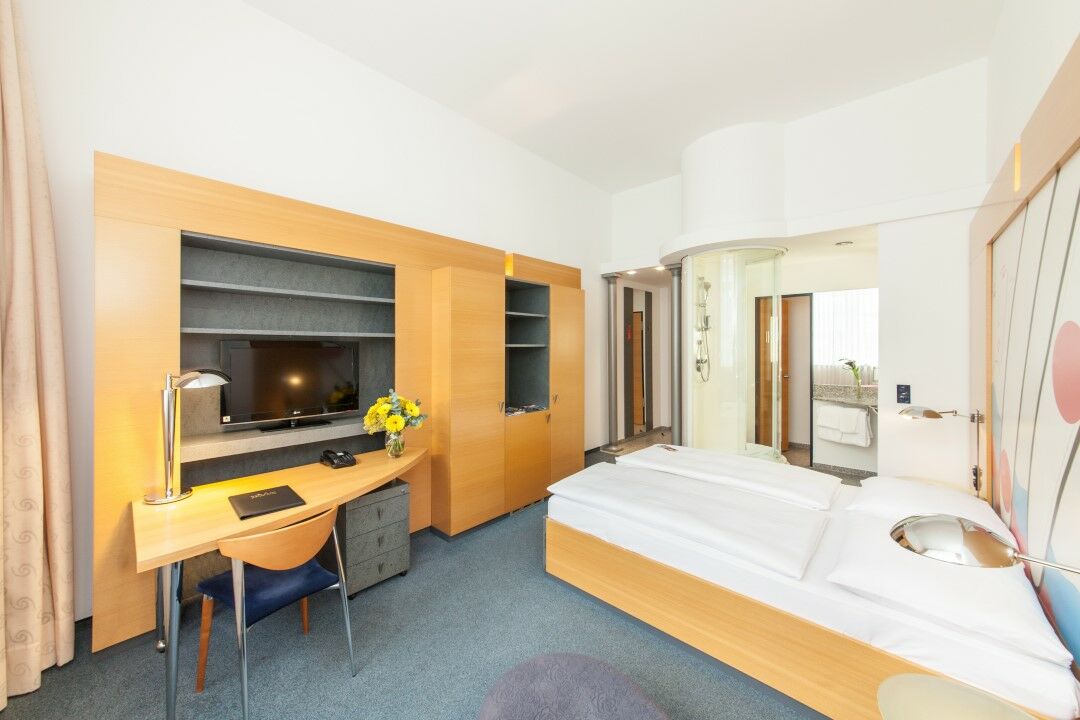 Ostbahnhof Hotel 4*